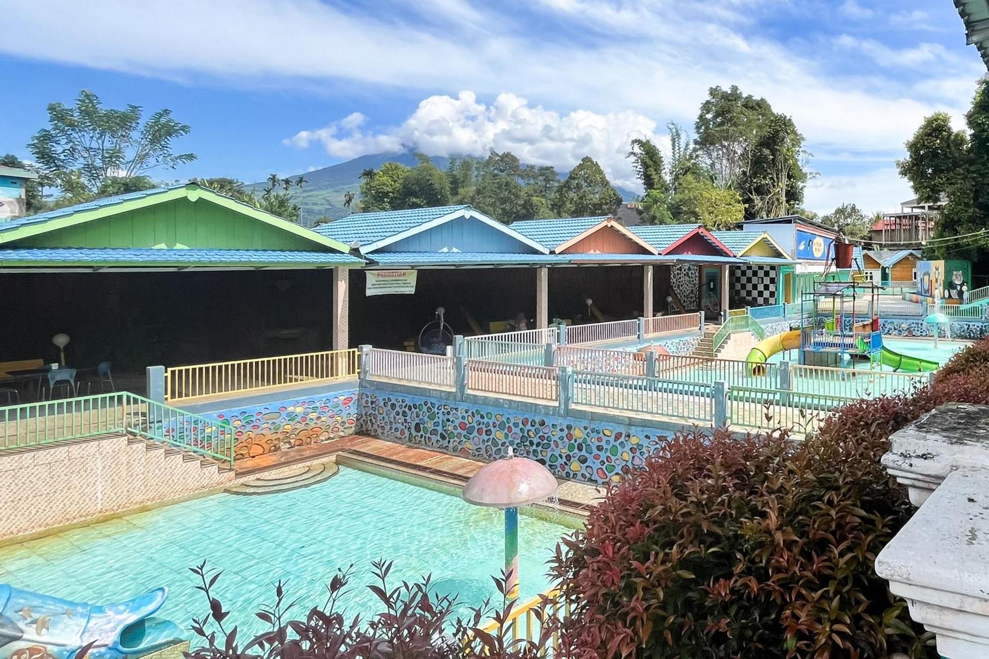 Reddoorz At Villa Waterfun Favour Pagar Alam Pagaralam Exterior photo